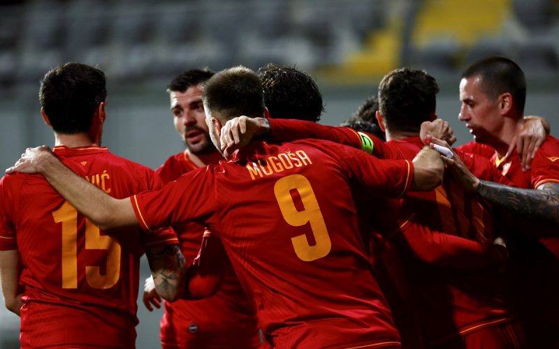 crna gora fudbal reprezentacija slavlje