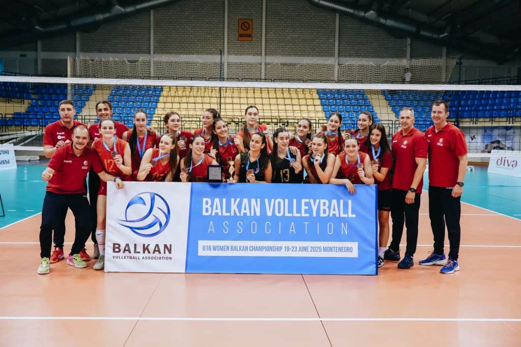 Crna Gora osvojila bronzu na Balkanskom prvenstvu u Pljevjima! - Odbojka Crna Gora