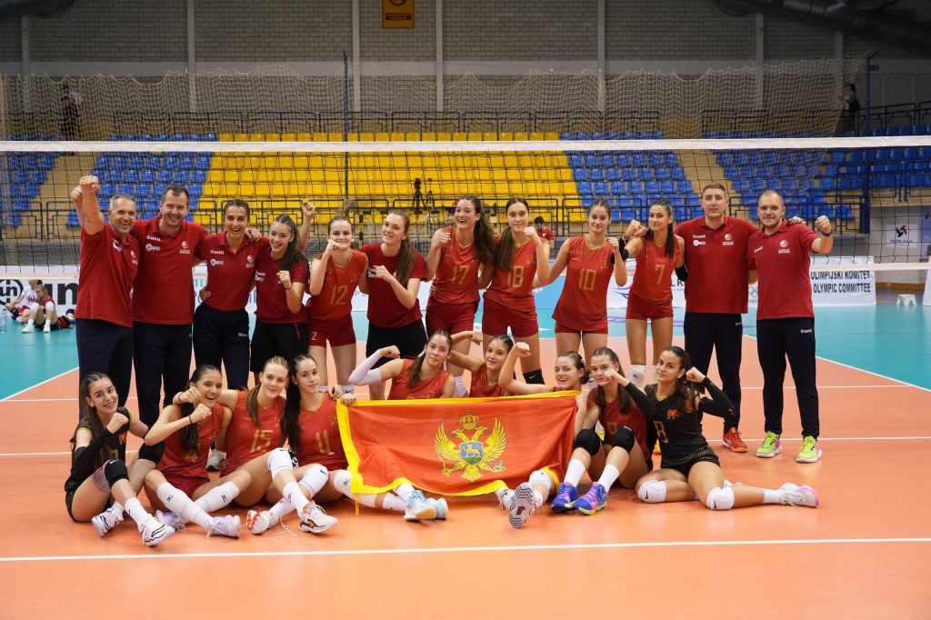 Ubjedljiv start pionirki na Balkanskom prvenstvu - Odbojka Crna Gora