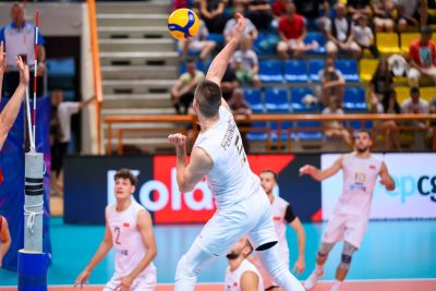 Sjajan debi Peruničića u Kagitsporu - Odbojka Crna Gora