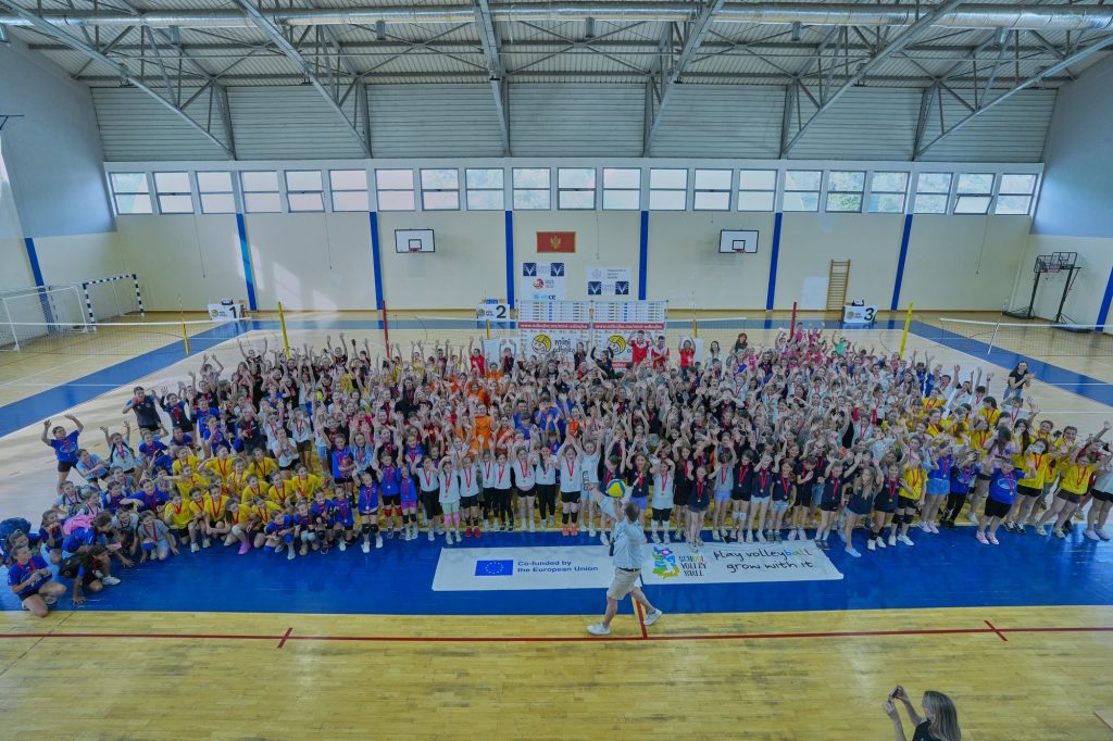 OSCG podijelio medalje za preko 700 dječaka i djevojčica: Uspješno završena 9. sezona projekta „Mini odbojka“ - Odbojka Crna Gora