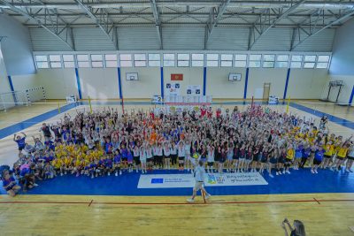 OSCG podijelio medalje za preko 700 dječaka i djevojčica: Uspješno završena 9. sezona projekta „Mini odbojka“ - Odbojka Crna Gora